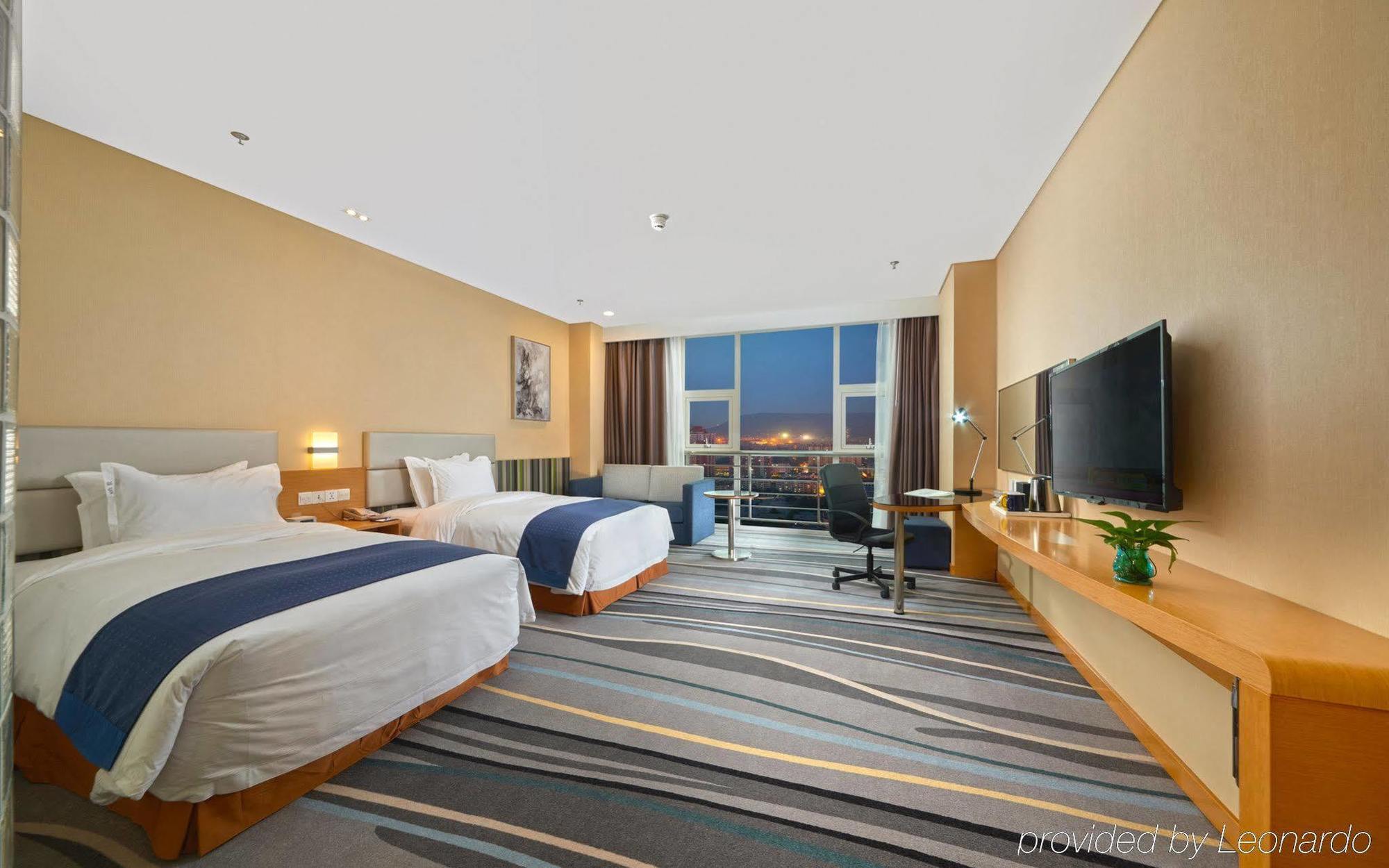 Holiday Inn Express Baoji City Centre By Ihg Экстерьер фото