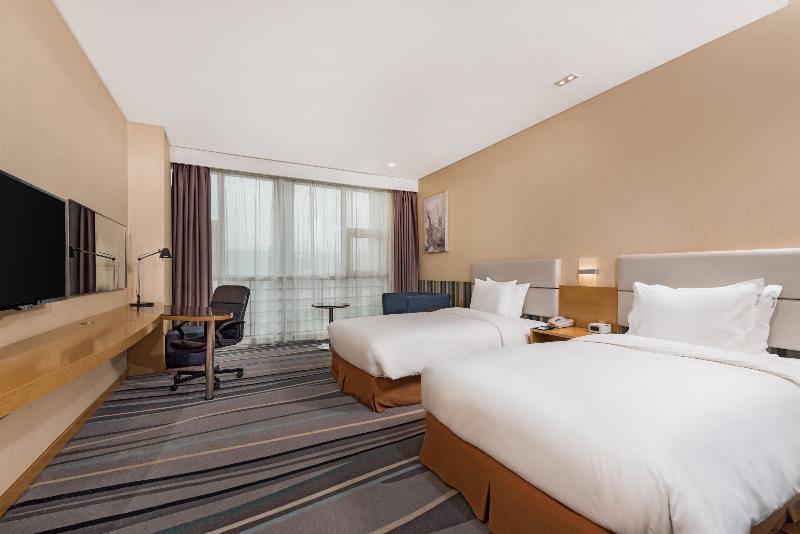 Holiday Inn Express Baoji City Centre By Ihg Экстерьер фото